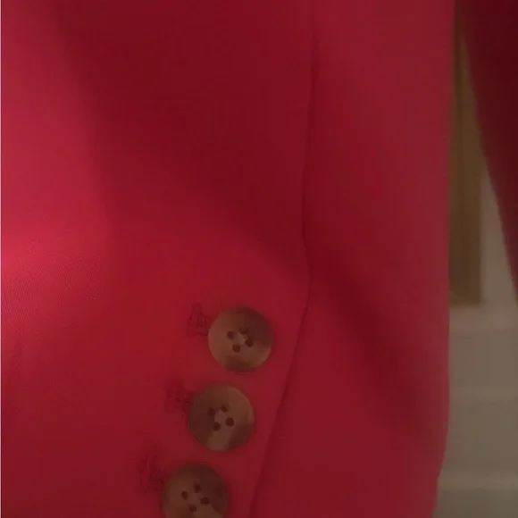 Gorgeous Suit in Vibrant Pink Suit. BRAND NEW WT- entire suit ! - Picture 6 of 16